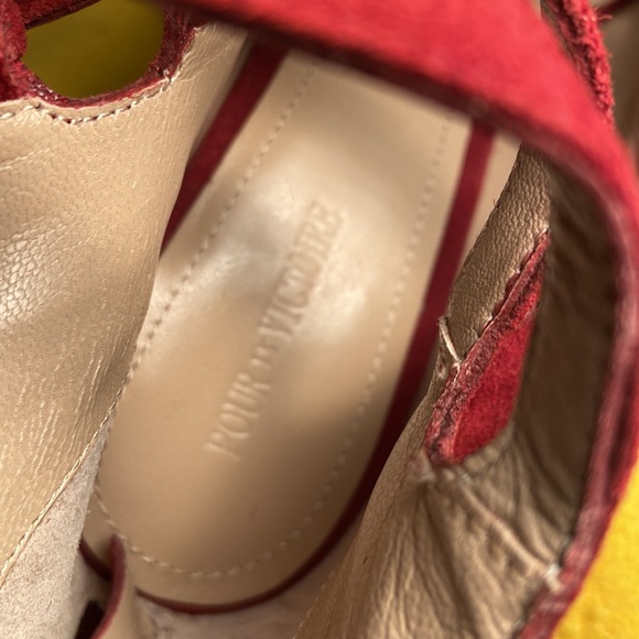 POUR LA VICTOIRE Vero Cuoio, Burgandy Suede Ankle Booties. Size 8M. - Picture 12 of 13